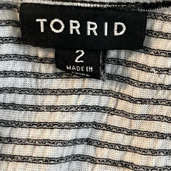 Torrid stripe top 2‎ 2X - Picture 7 of 7